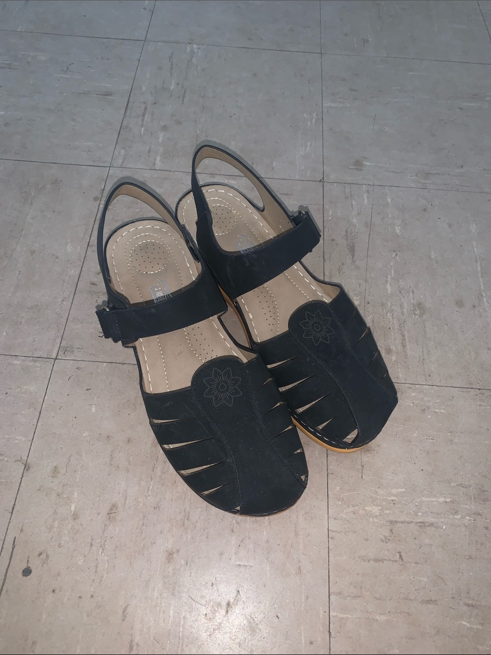 Women's Black Slingback sandals with Floral Stitch Detail